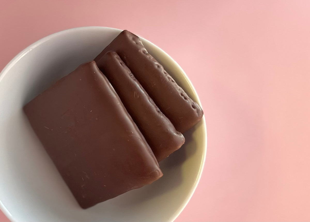 Chocolate Dipped Graham Crackers image 0